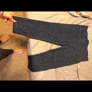 Under armor cropped leggings only worn 4 times